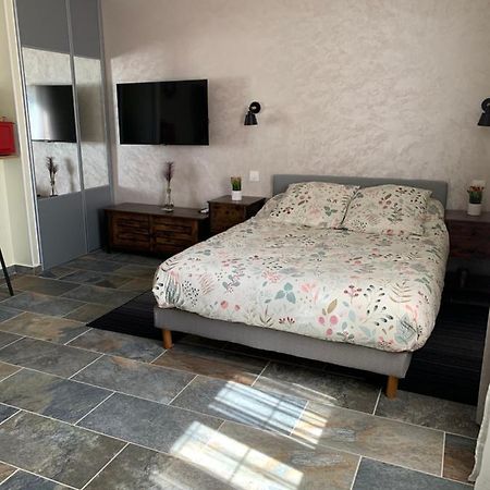 Studio Independant Avec Piscine Et Jardin L'Abergement-Sainte-Colombe Zewnętrze zdjęcie