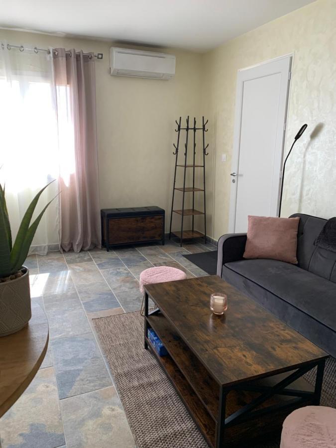 Studio Independant Avec Piscine Et Jardin L'Abergement-Sainte-Colombe Zewnętrze zdjęcie